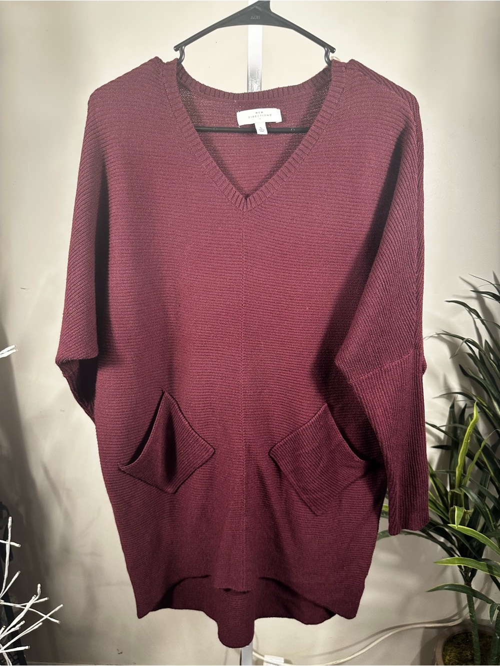 H100. New Directions V-Neck Knit Tunic Sweater in Burgundy oversized